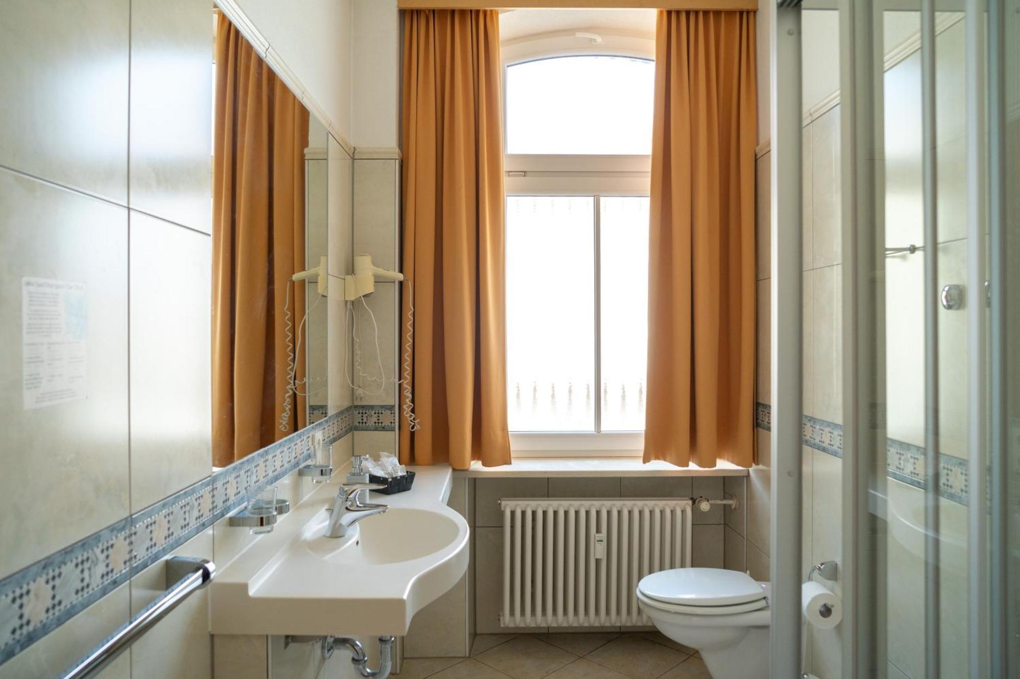 Hotel Bischofshof Braustuben à Ratisbonne Extérieur photo